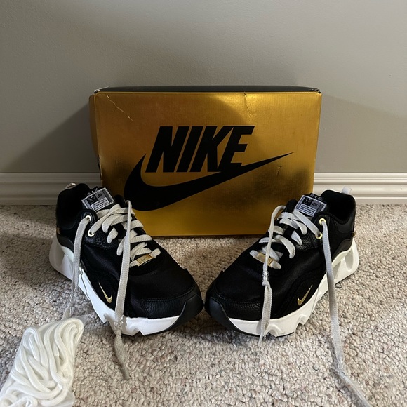 Nike - Picture 6 of 6